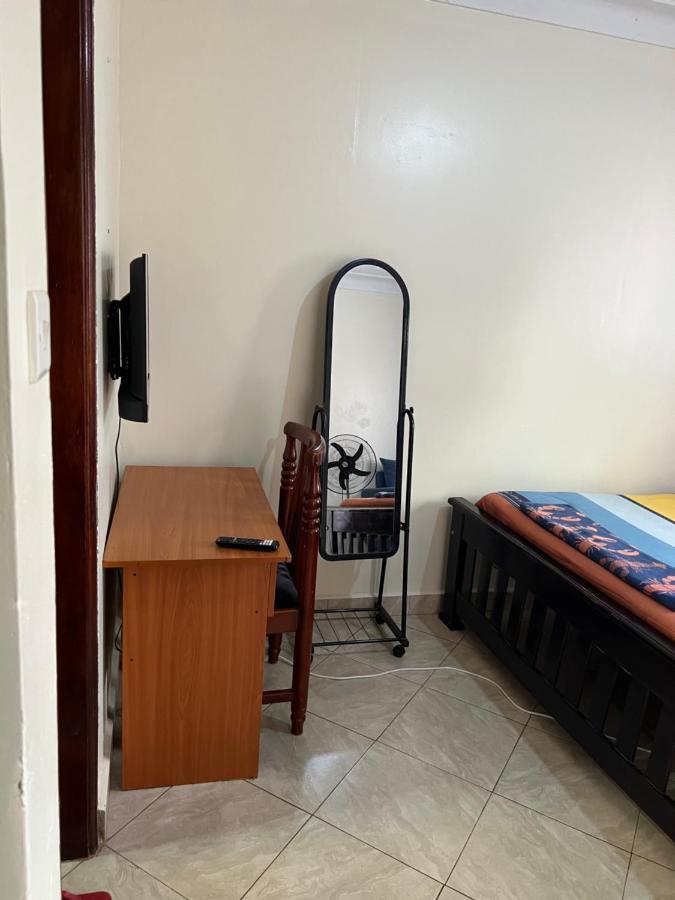 Lark Suites -Bukoto カンパラ エクステリア 写真